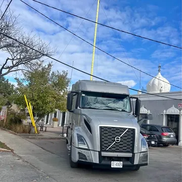 2021 Volvo VNL740