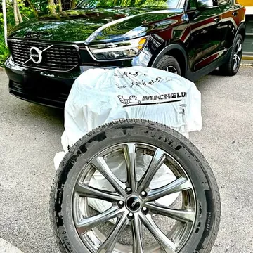 2021 Volvo XC40 R-Design AWD