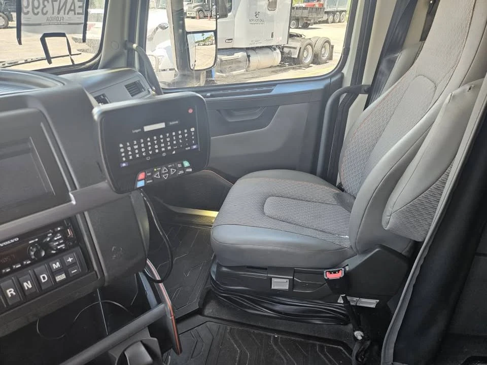 2021 Volvo 700 Series - Image 12 of 20