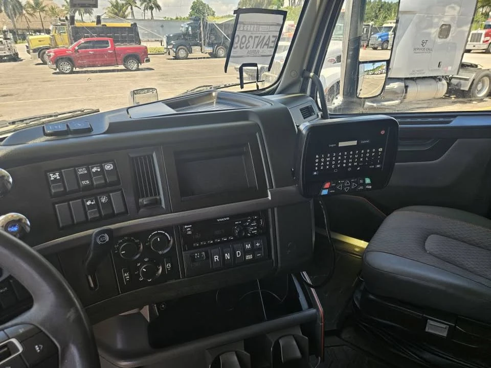 2021 Volvo 700 Series - Image 14 of 20