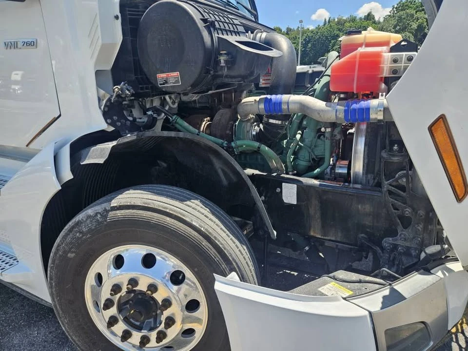 2021 Volvo 700 Series - Image 15 of 20