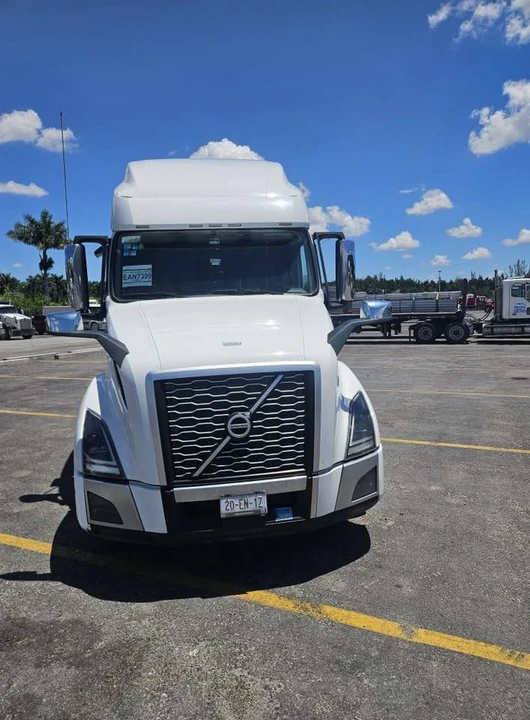 2021 Volvo 700 Series - Image 2 of 20
