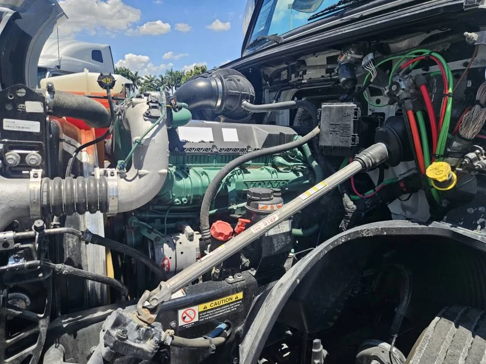 2021 Volvo 700 Series - Image 11 of 20