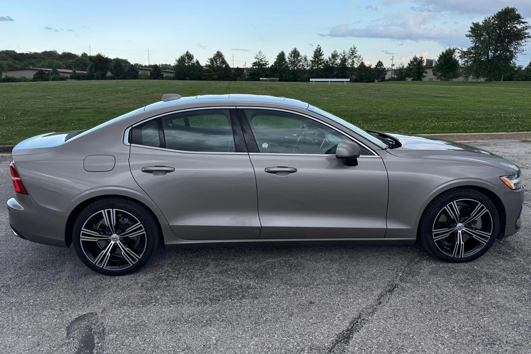 2021 Volvo S60 3rd Gen - Image 3 of 31