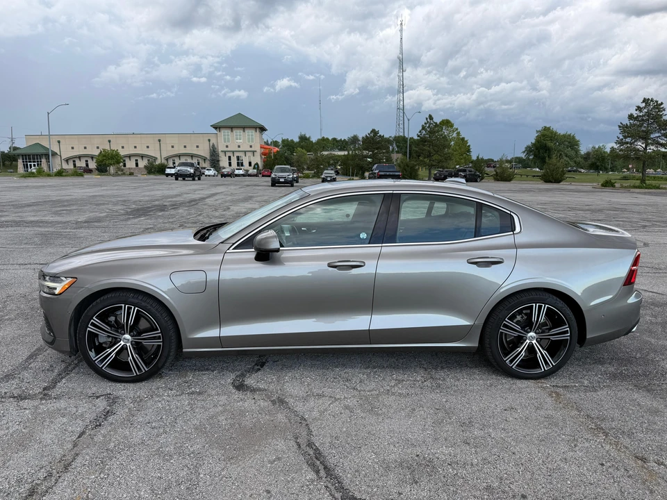 2021 Volvo S60 3rd Gen - Image 11 of 31