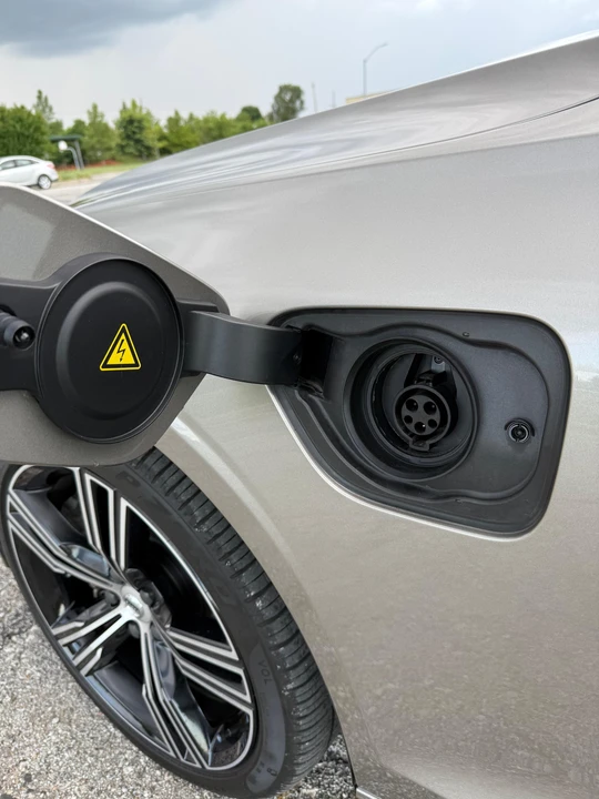 2021 Volvo S60 3rd Gen - Image 26 of 31
