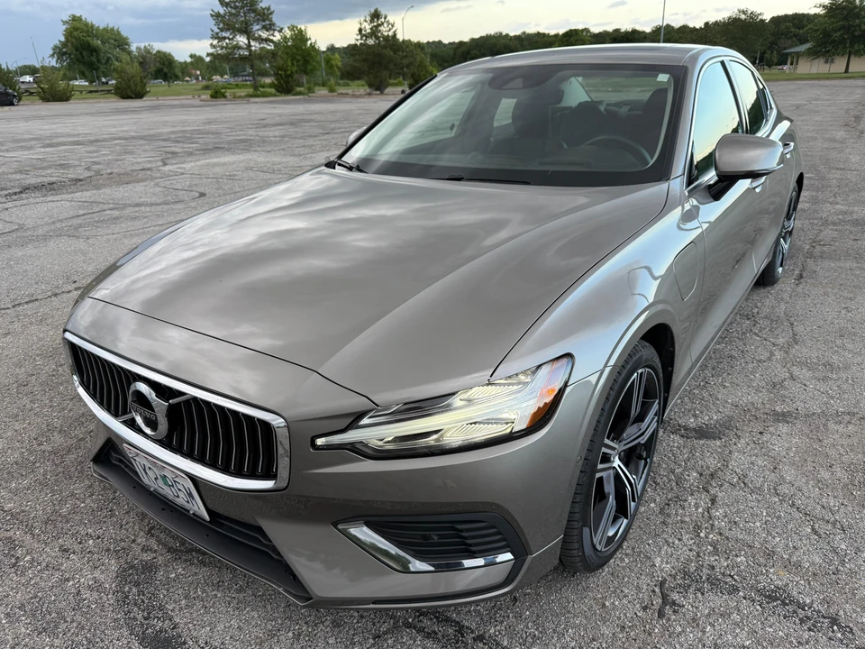 2021 Volvo S60 3rd Gen - Image 9 of 31