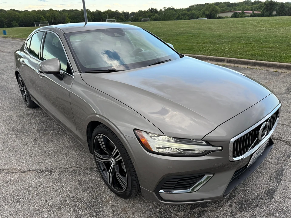 2021 Volvo S60 3rd Gen - Image 15 of 31