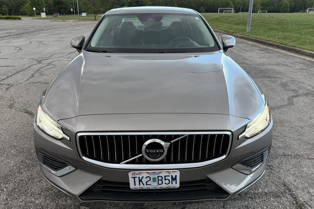 2021 Volvo S60 3rd Gen - Image 2 of 31