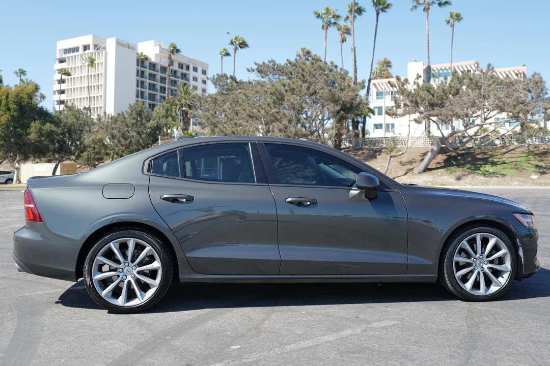 2021 Volvo S60 3rd Gen - Image 3 of 31
