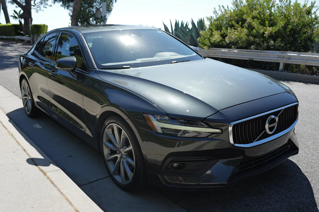 2021 Volvo S60 3rd Gen - Image 2 of 31