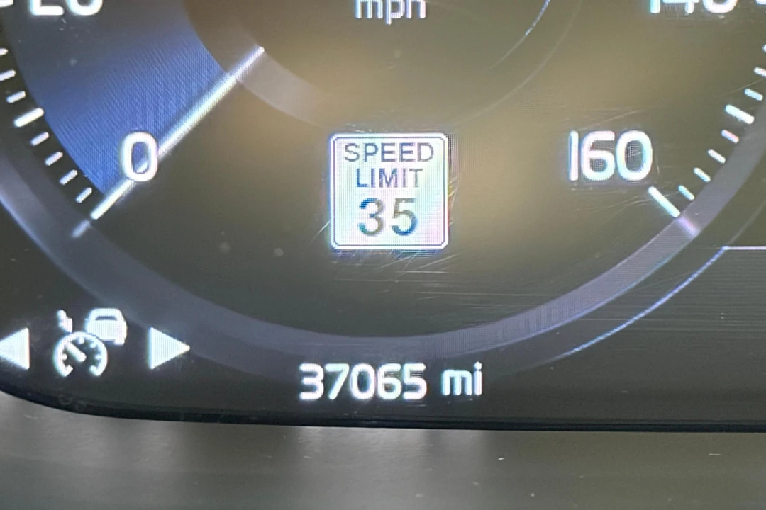 2021 Volvo S60 3rd Gen - Image 24 of 31