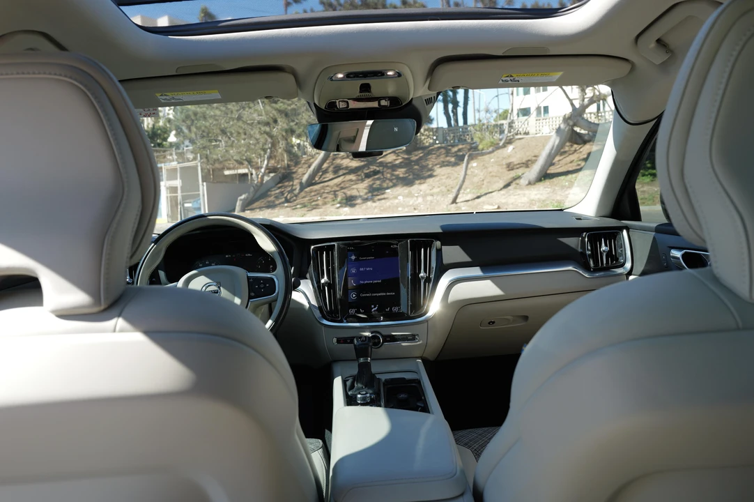 2021 Volvo S60 3rd Gen - Image 29 of 31