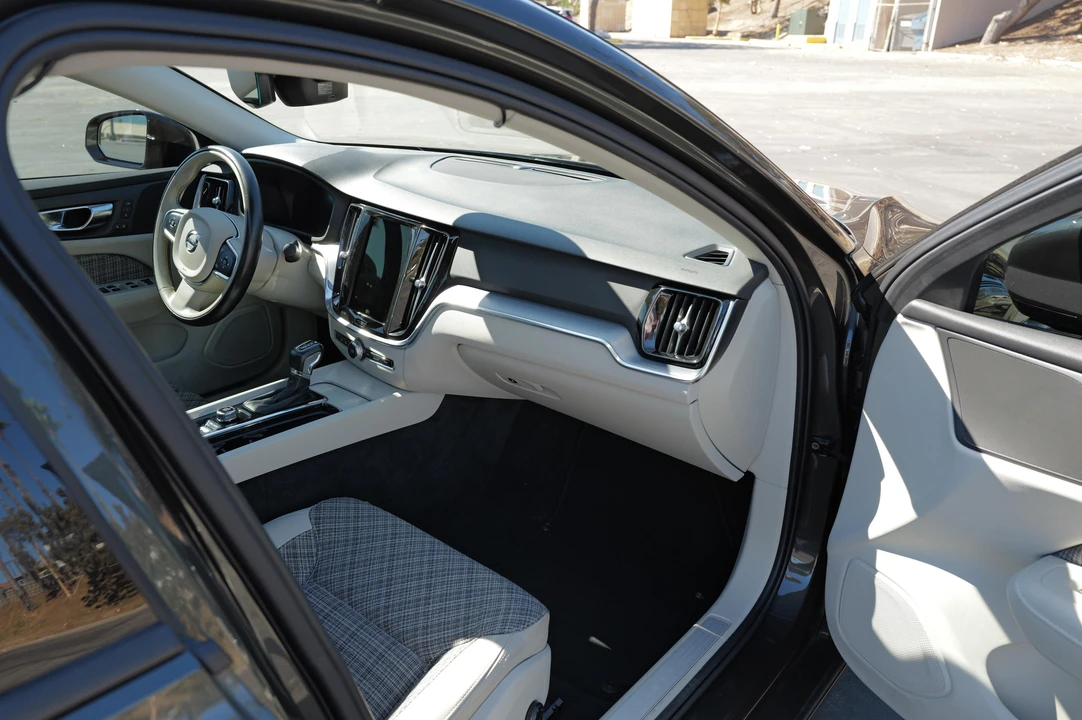2021 Volvo S60 3rd Gen - Image 31 of 31