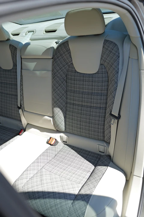 2021 Volvo S60 3rd Gen - Image 26 of 31