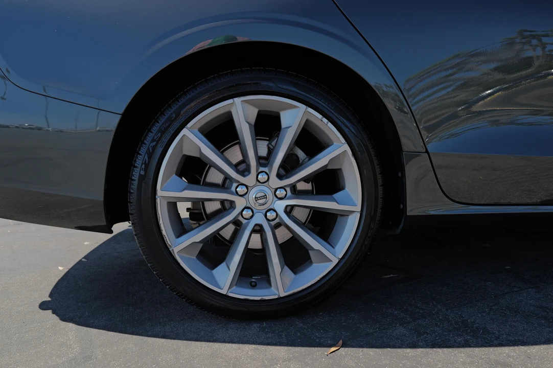 2021 Volvo S60 3rd Gen - Image 19 of 31