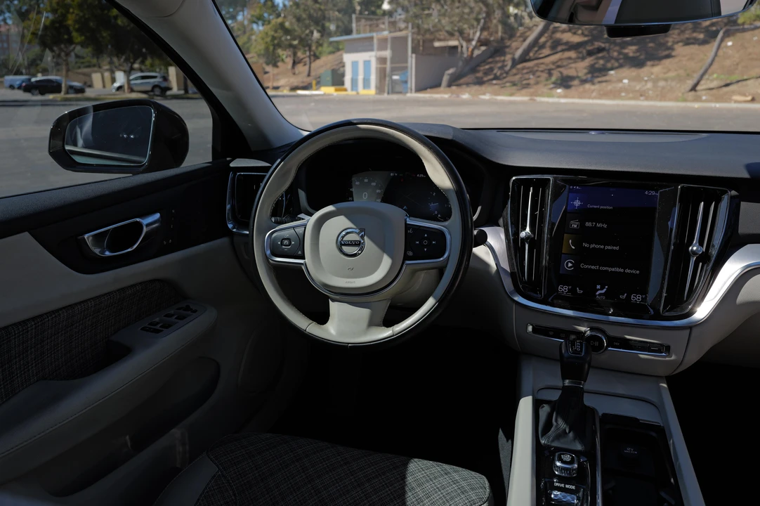 2021 Volvo S60 3rd Gen - Image 28 of 31