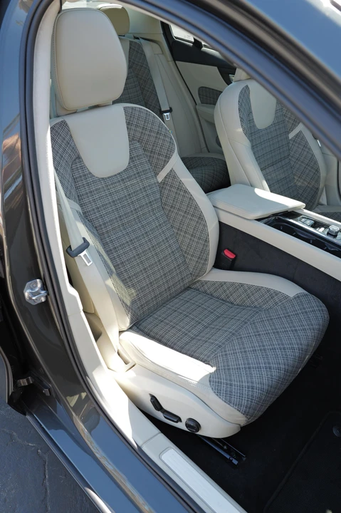 2021 Volvo S60 3rd Gen - Image 25 of 31