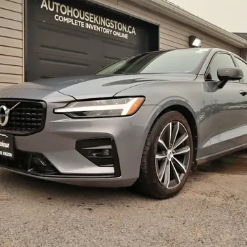 2021 Volvo S60 T5 AWD Momentum