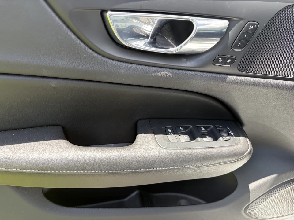 2021 Volvo S60 3rd Gen - Image 26 of 31