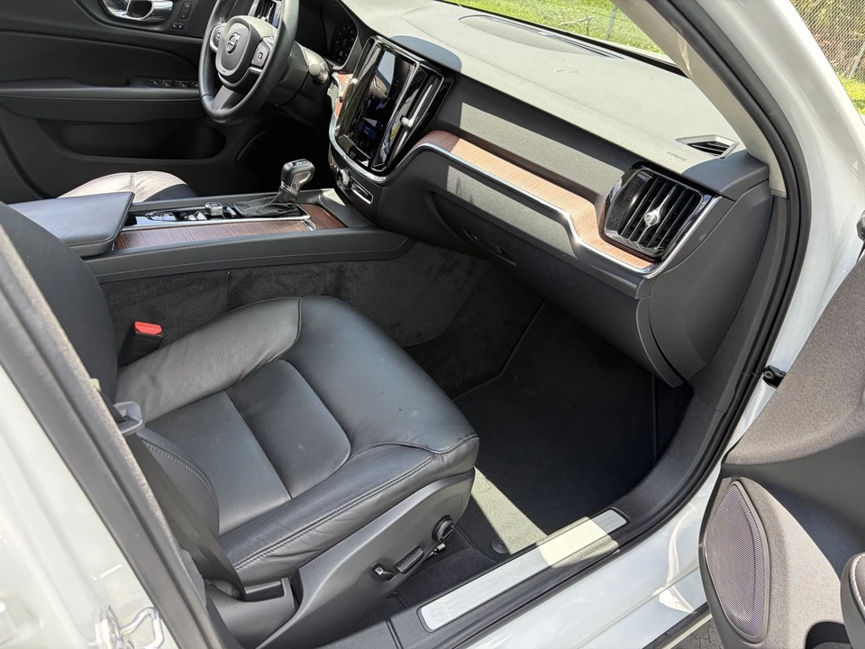 2021 Volvo S60 3rd Gen - Image 23 of 31