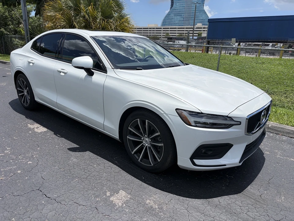 2021 Volvo S60 3rd Gen - Image 13 of 31