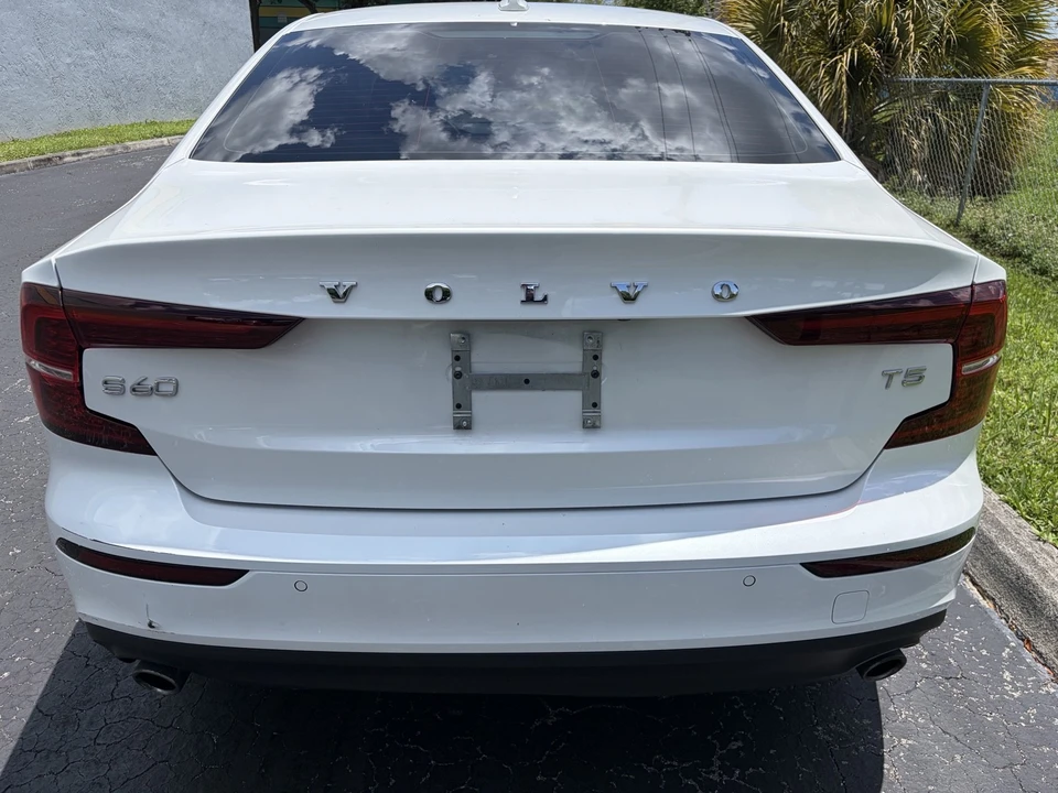 2021 Volvo S60 3rd Gen - Image 10 of 31