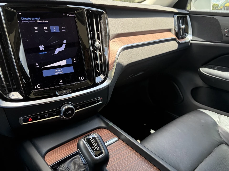 2021 Volvo S60 3rd Gen - Image 17 of 31