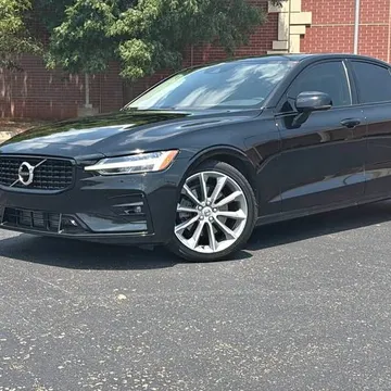 2021 Volvo S60 T5 Momentum Sedan 4D