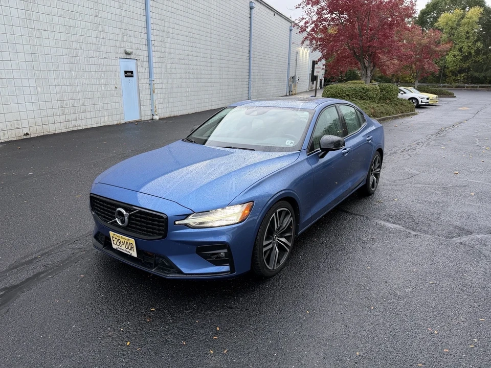 2021 Volvo S60 3rd Gen - Image 2 of 11