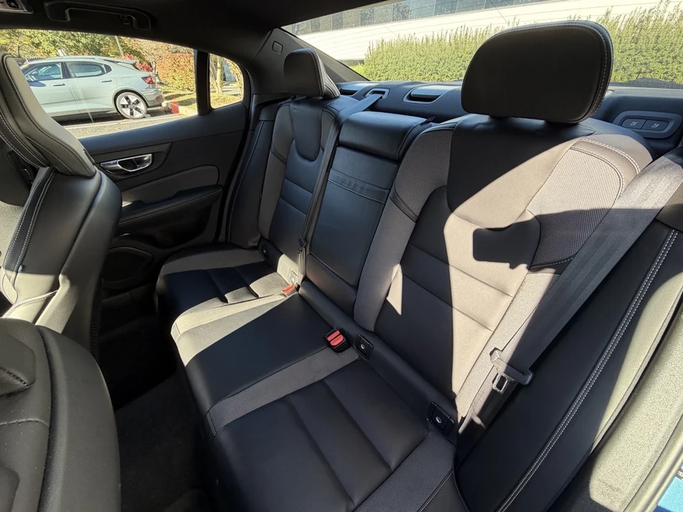 2021 Volvo S60 3rd Gen - Image 10 of 11