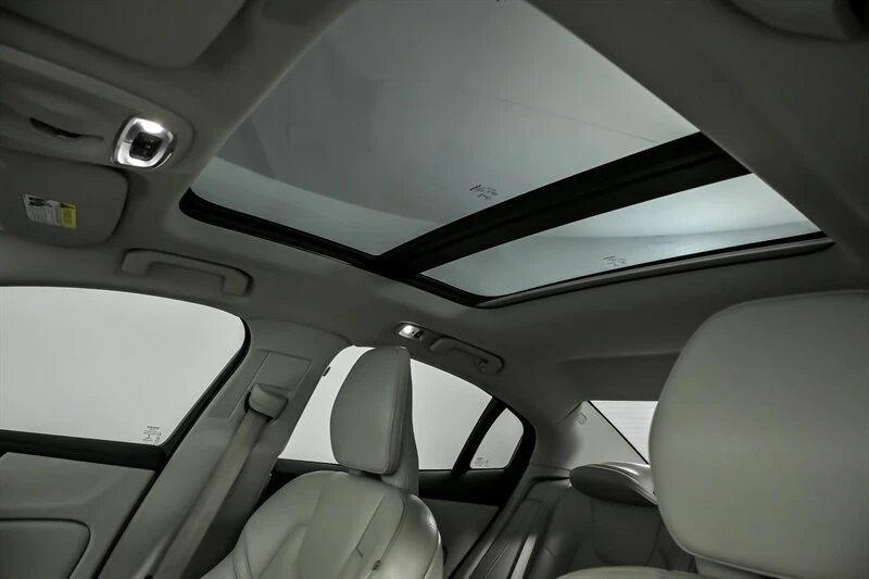 2021 Volvo S60 3rd Gen - Image 20 of 21