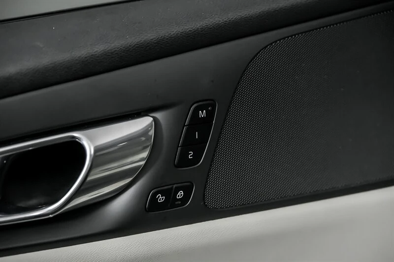 2021 Volvo S60 3rd Gen - Image 16 of 21