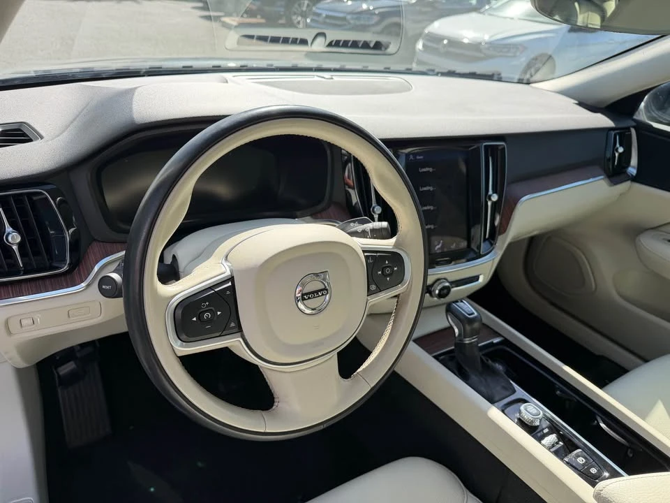 2021 Volvo S60 3rd Gen - Image 9 of 12
