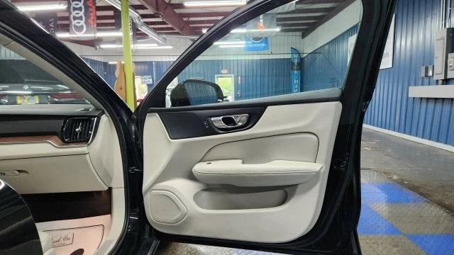 2021 Volvo S60 3rd Gen - Image 11 of 12