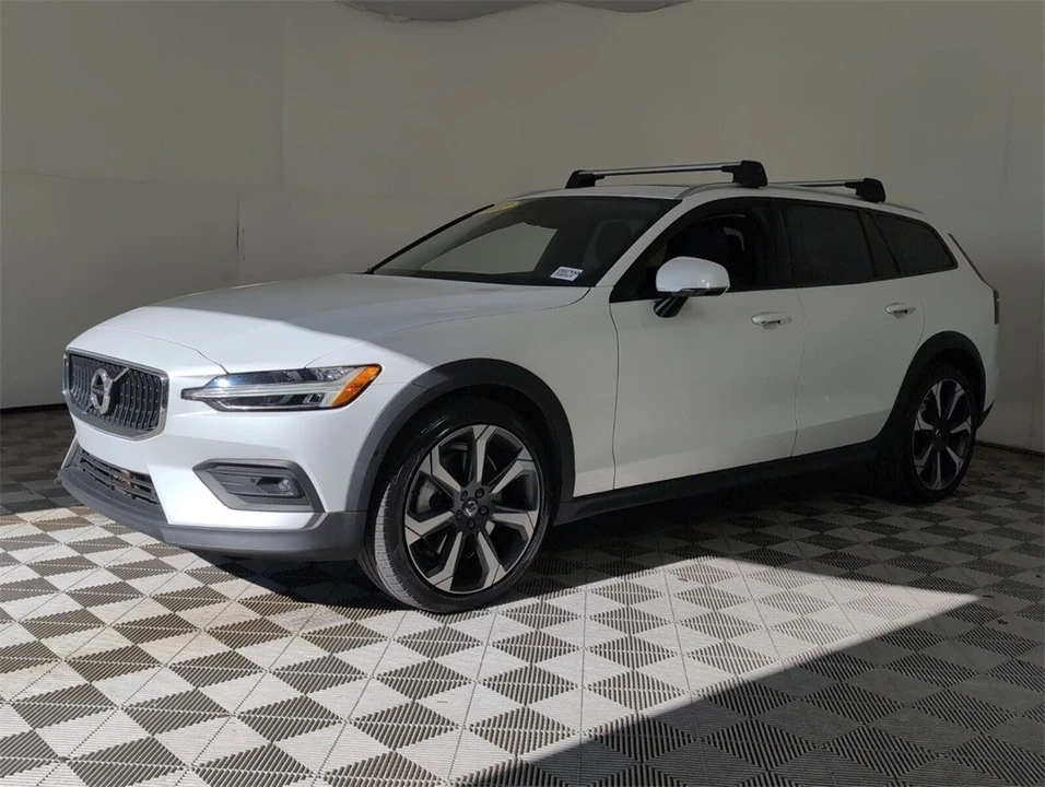 2021 Volvo V60 2nd Gen - Image 4 of 12