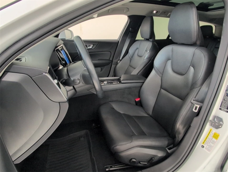 2021 Volvo V60 2nd Gen - Image 5 of 12