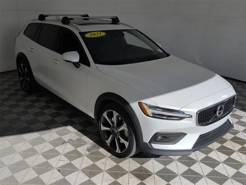 2021 Volvo V60 2nd Gen - Image 2 of 12
