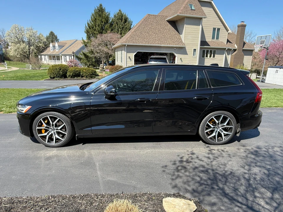 2021 Volvo V60 2nd Gen - Image 7 of 30
