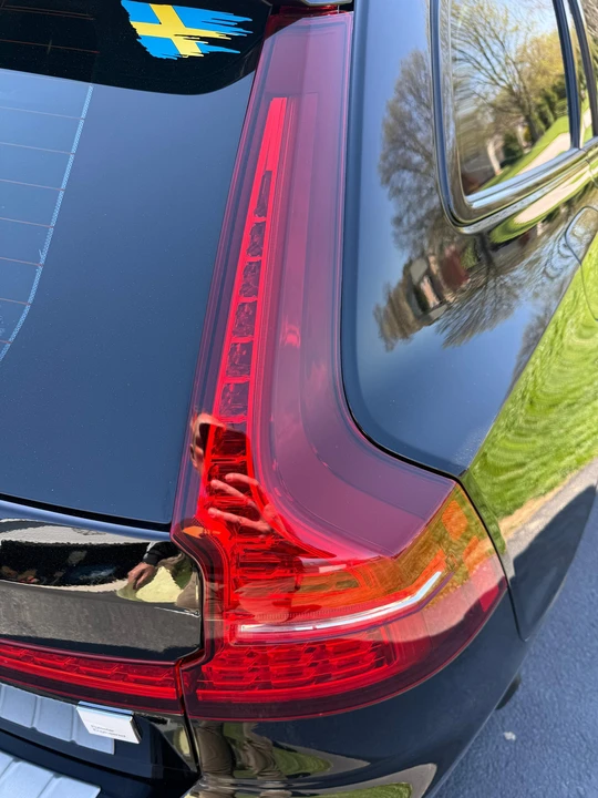 2021 Volvo V60 2nd Gen - Image 16 of 30