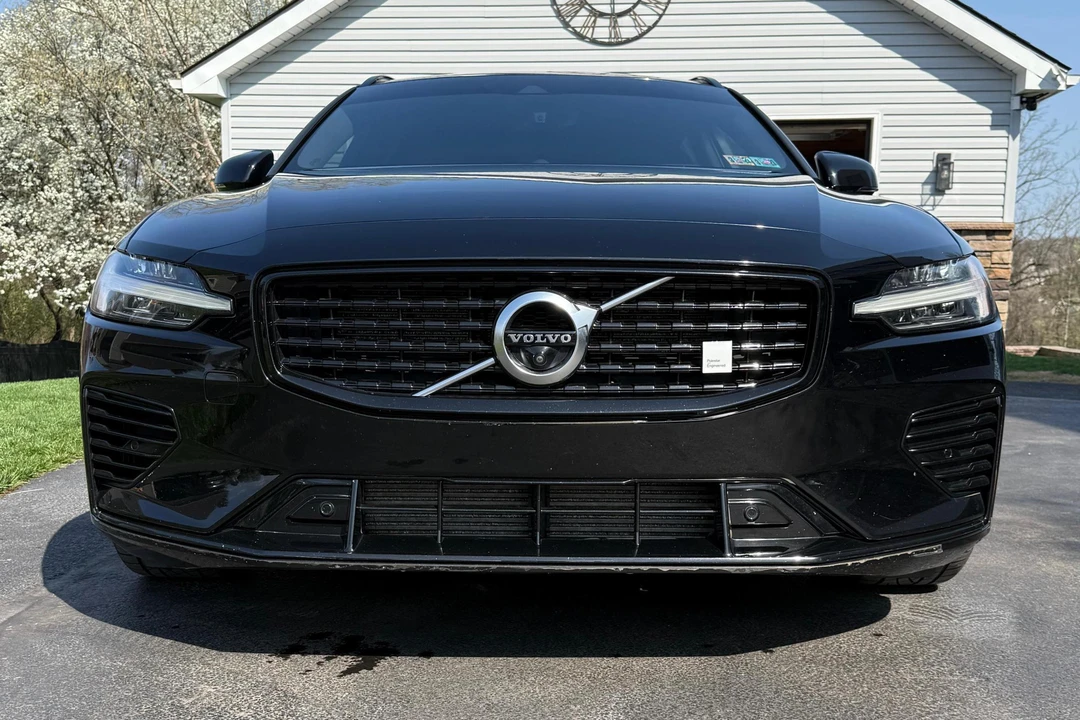 2021 Volvo V60 2nd Gen - Image 2 of 30