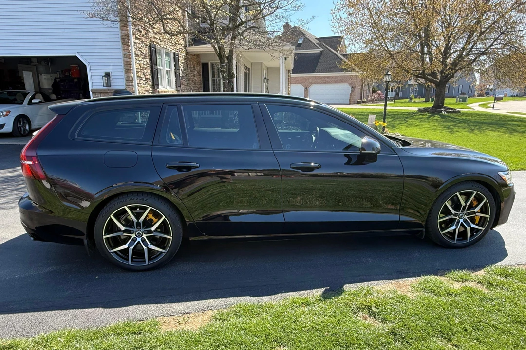 2021 Volvo V60 2nd Gen - Image 3 of 30