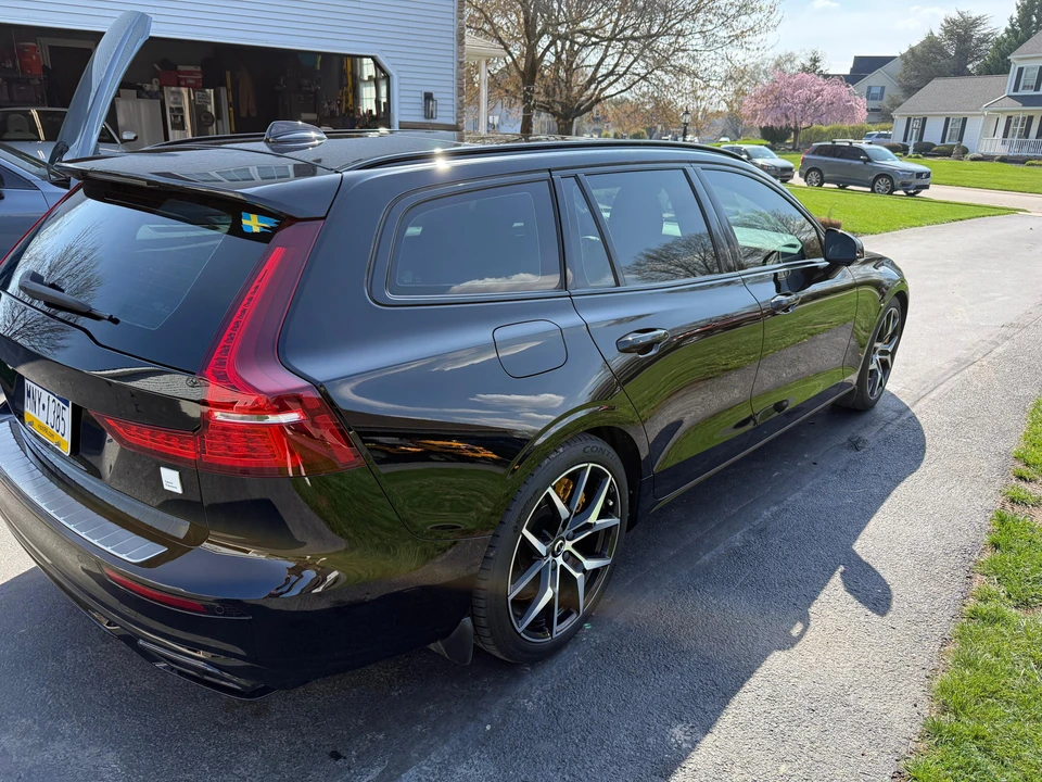 2021 Volvo V60 2nd Gen - Image 9 of 30