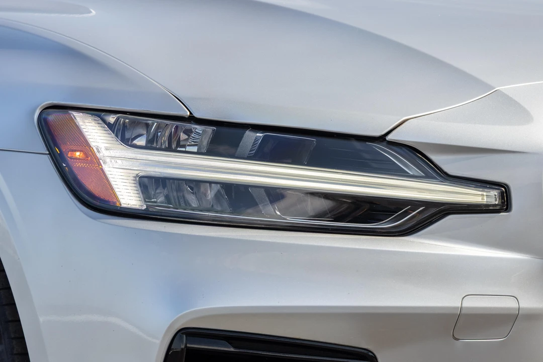 2021 Volvo V60 2nd Gen - Image 11 of 31