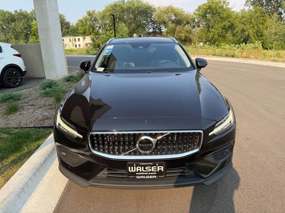 2021 Volvo V60 2nd Gen - Image 8 of 17