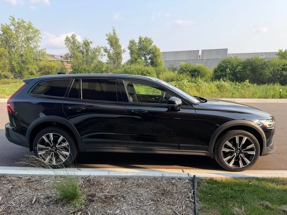 2021 Volvo V60 2nd Gen - Image 6 of 17