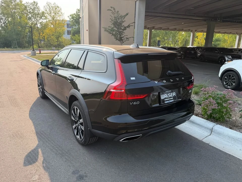 2021 Volvo V60 2nd Gen - Image 3 of 17