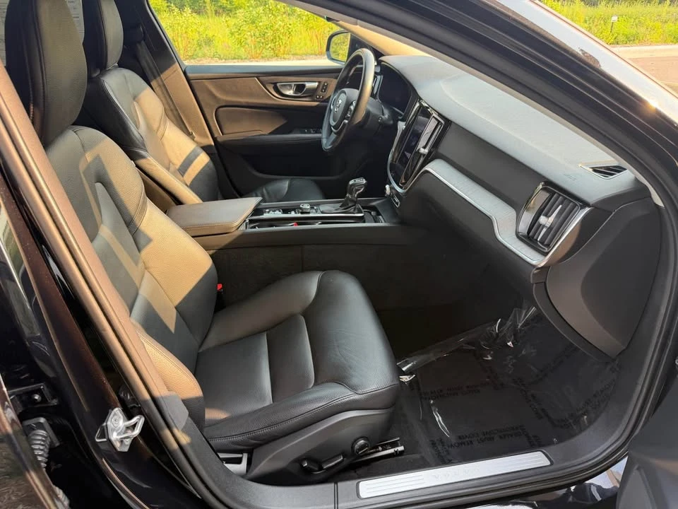 2021 Volvo V60 2nd Gen - Image 13 of 17
