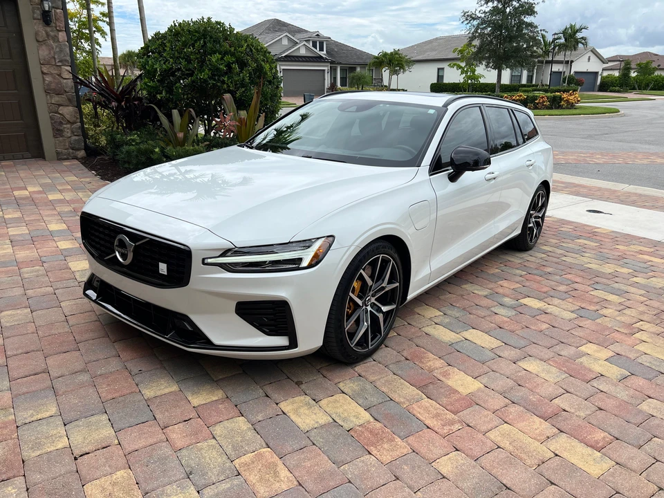 2021 Volvo V60 2nd Gen - Image 17 of 31