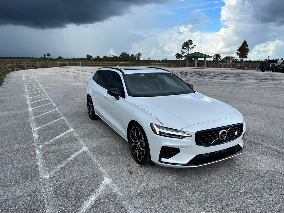 2021 Volvo V60 2nd Gen - Image 14 of 31